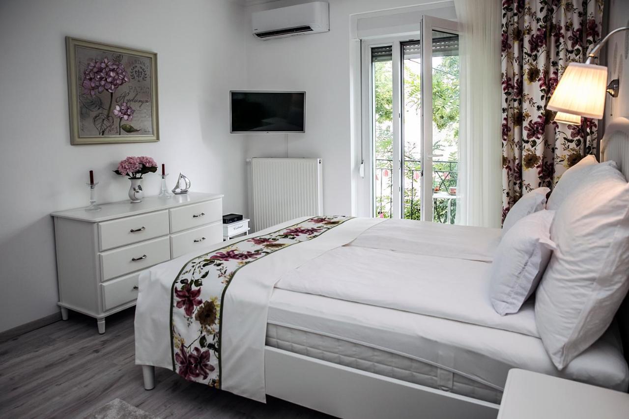 Tiare Lux Apartment Szeged Ngoại thất bức ảnh